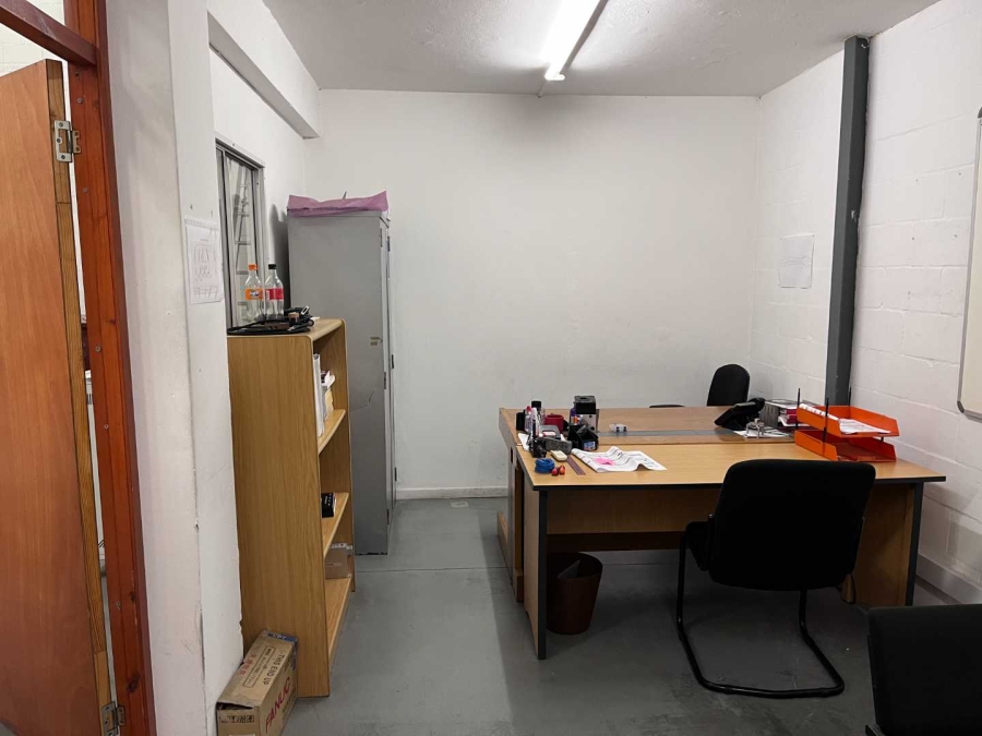To Let commercial Property for Rent in Milnerton Western Cape